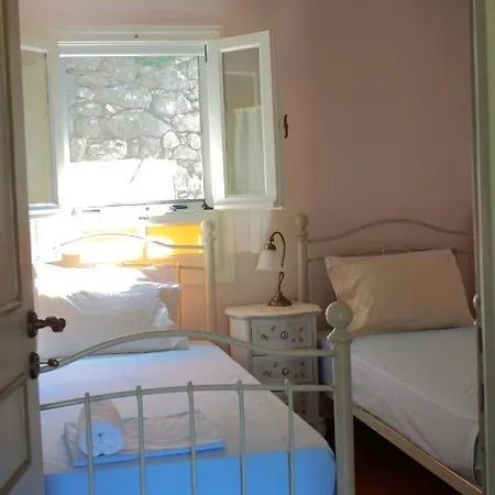 Casa Di Roccia *